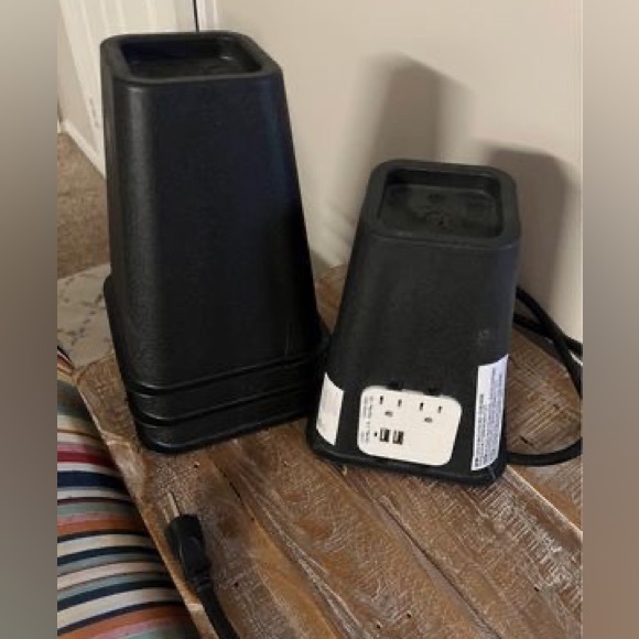 Bee Riser Set- 7.25 Inch 4 Risers (1 with 2 USB Ports + 2 outlets) - Picture 2 of 2